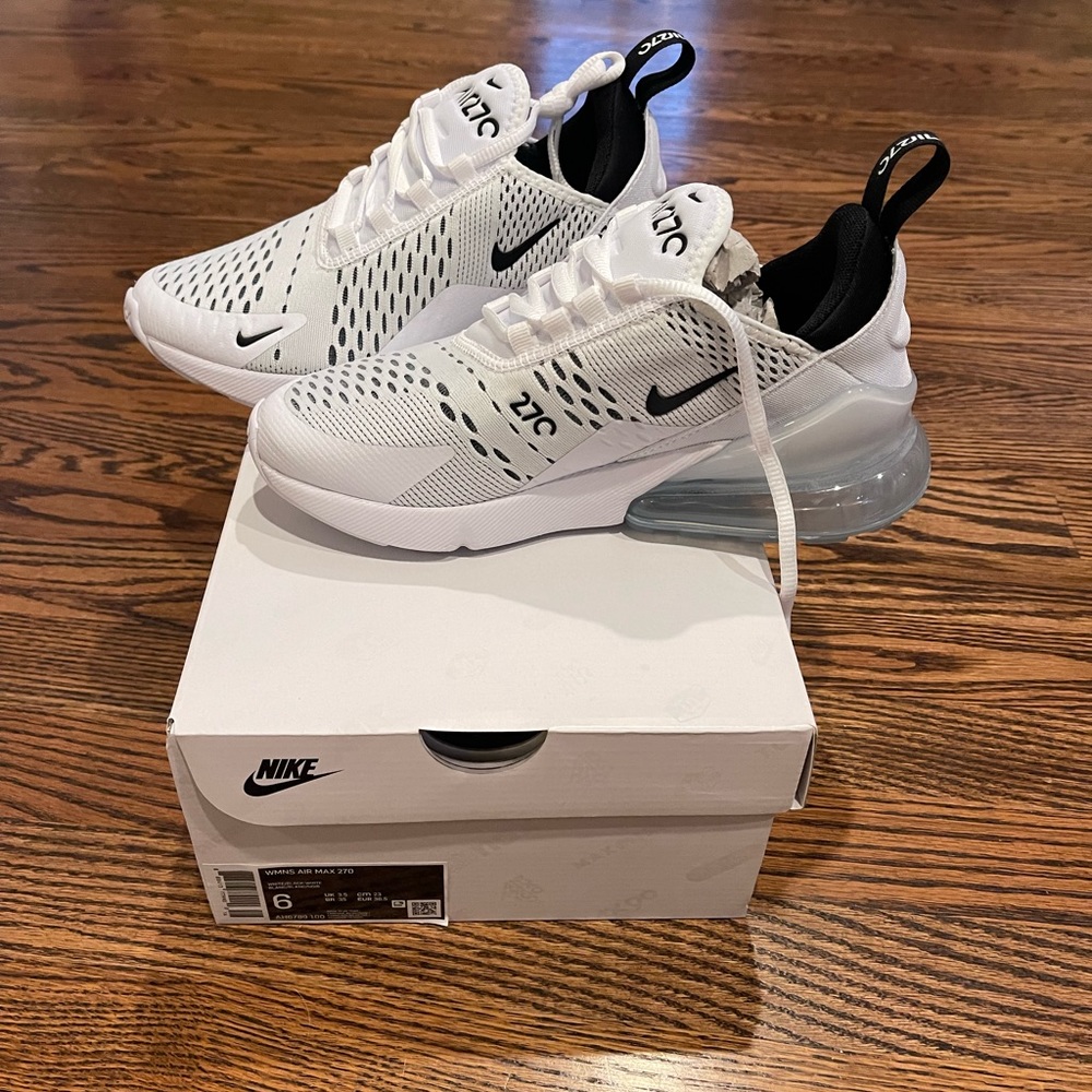 Nike Air Max 270 Size 6